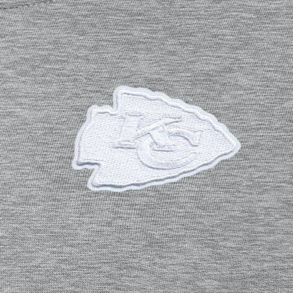 Kansas City Chiefs Antigua Women's Victory Crew Pullover Sweatshirt | NFL On sale