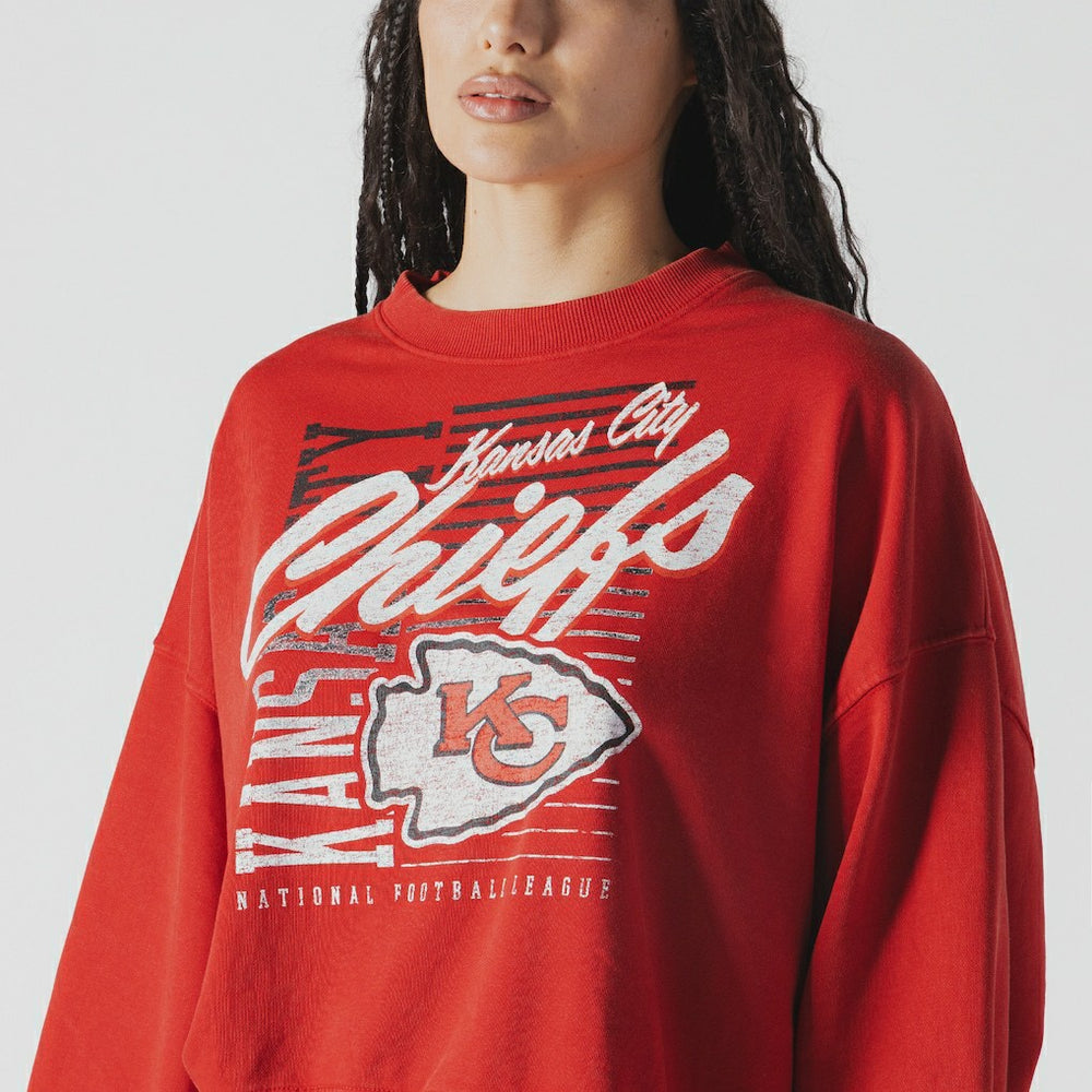 Kansas City Chiefs Women's Oversized Throwback Mineral Wash Crew Neck Sweatshirt | NFL New