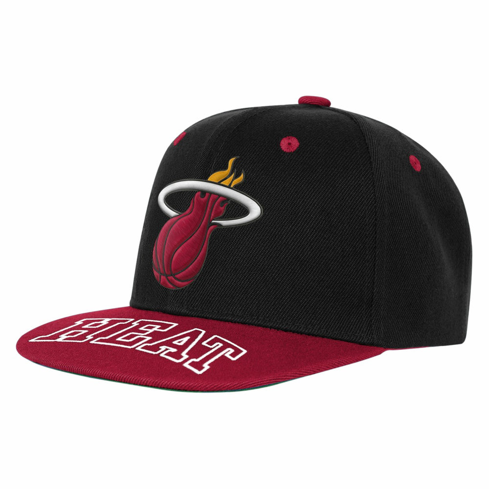 Black/Red Miami Heat Outerstuff Youth Two-Tone Snapback Hat | NBA