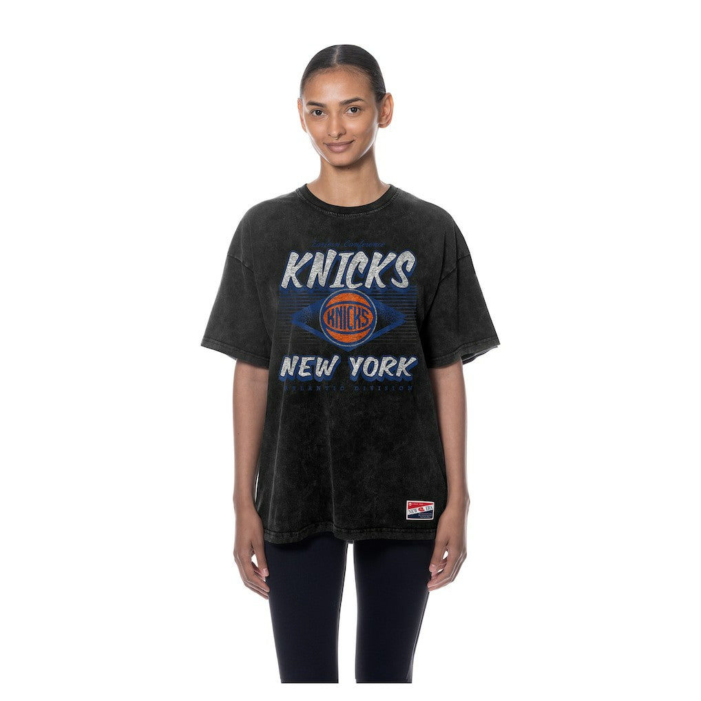 Black New York Knicks Women's Throwback Mineral Wash Oversized T-Shirt | NBA