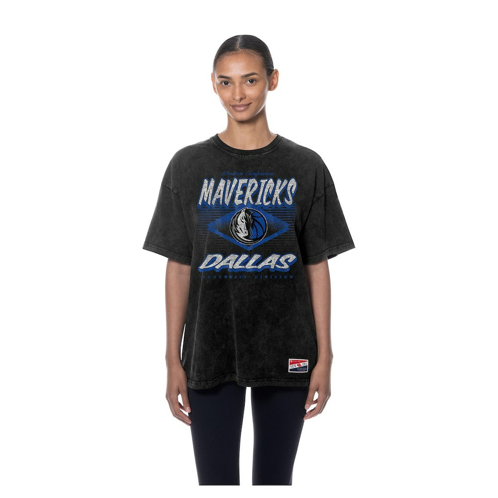 Black Dallas Mavericks Women's Throwback Mineral Wash Oversized T-Shirt sale | NBA