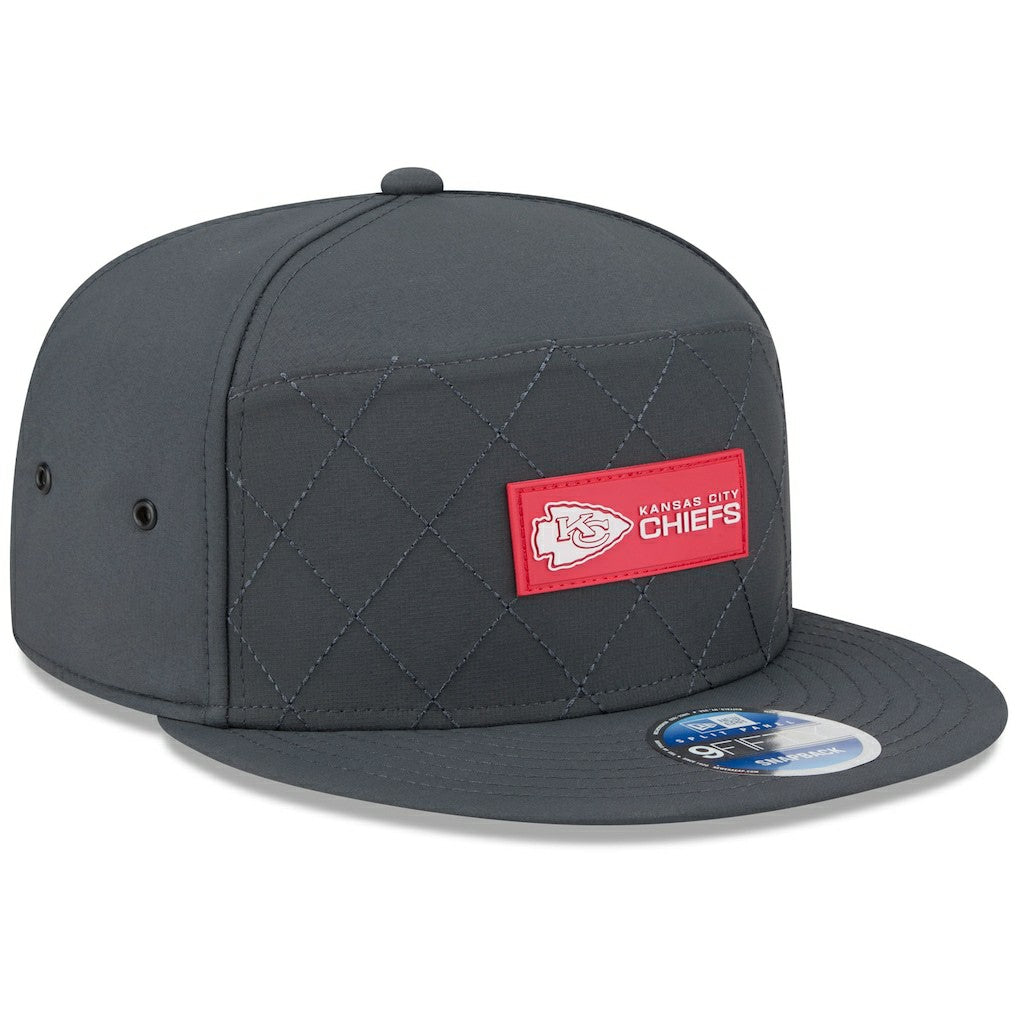 Kansas City Chiefs 2025 Sideline Cold Weather Split Panel 9FIFTY Snapback Hat | NFL Hot