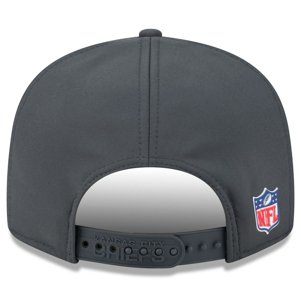 Kansas City Chiefs 2025 Sideline Cold Weather Split Panel 9FIFTY Snapback Hat | NFL Hot
