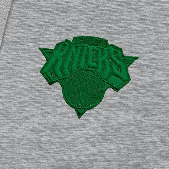 Heather Gray New York Knicks Antigua St. Patrick's Day Victory Raglan Pullover Hoodie | NBA
