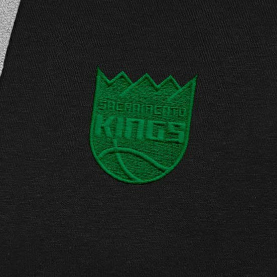 Black Sacramento Kings Antigua St. Patrick's Day Victory Raglan Pullover Hoodie | NBA
