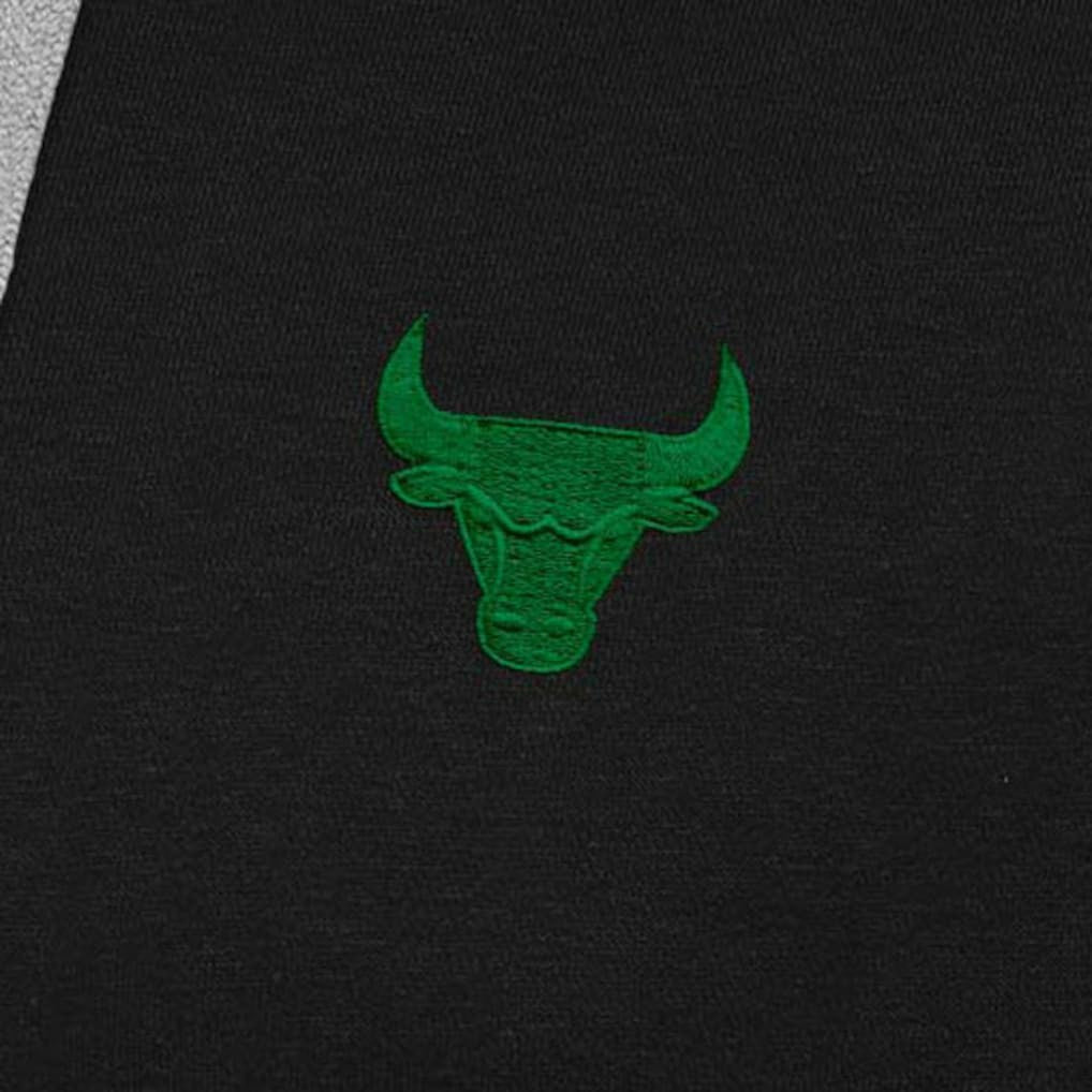 Black Chicago Bulls Antigua St. Patrick's Day Victory Raglan Pullover Hoodie | NBA