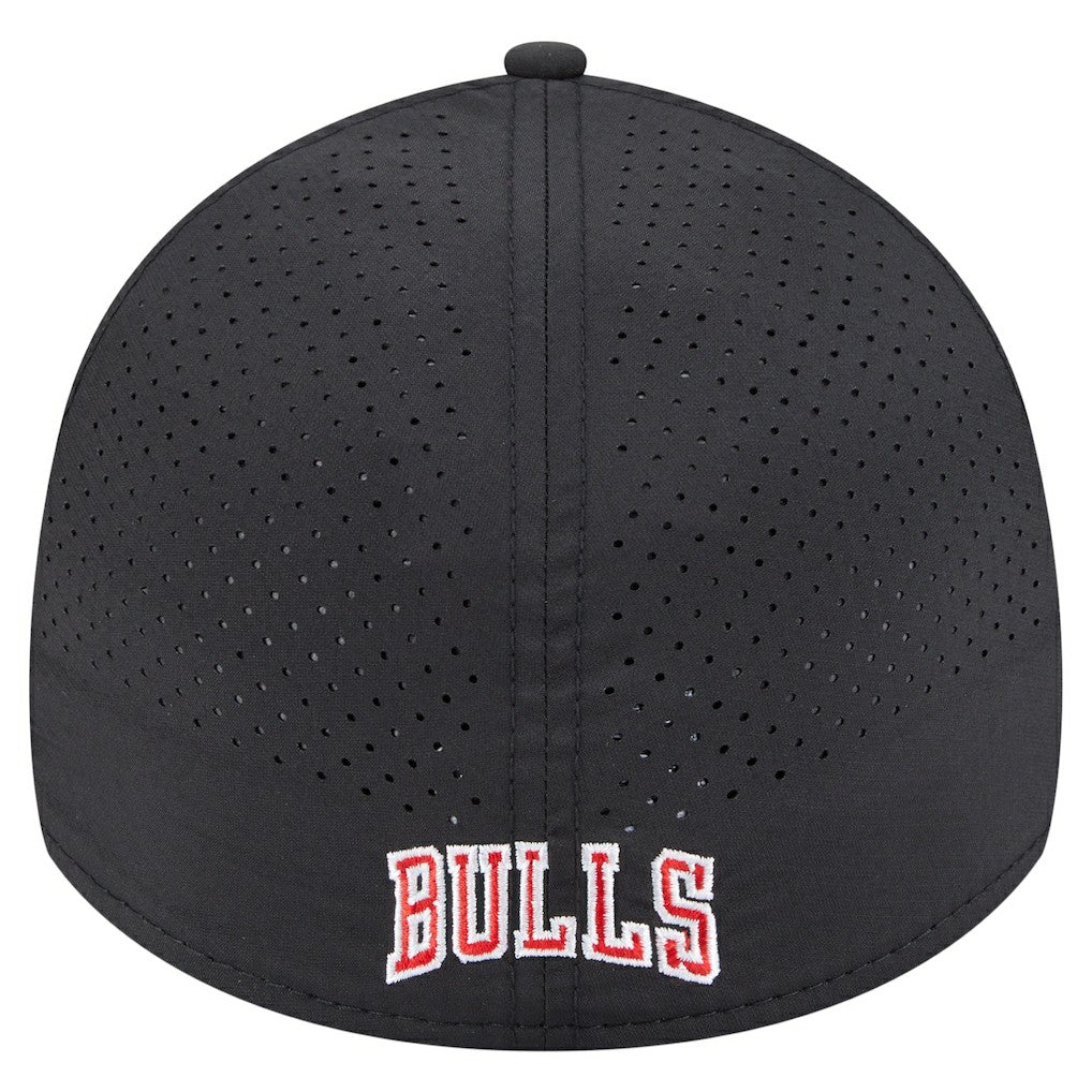 Black Chicago Bulls Featherweight Poly Rope Flex 39Thirty Hat | NBA