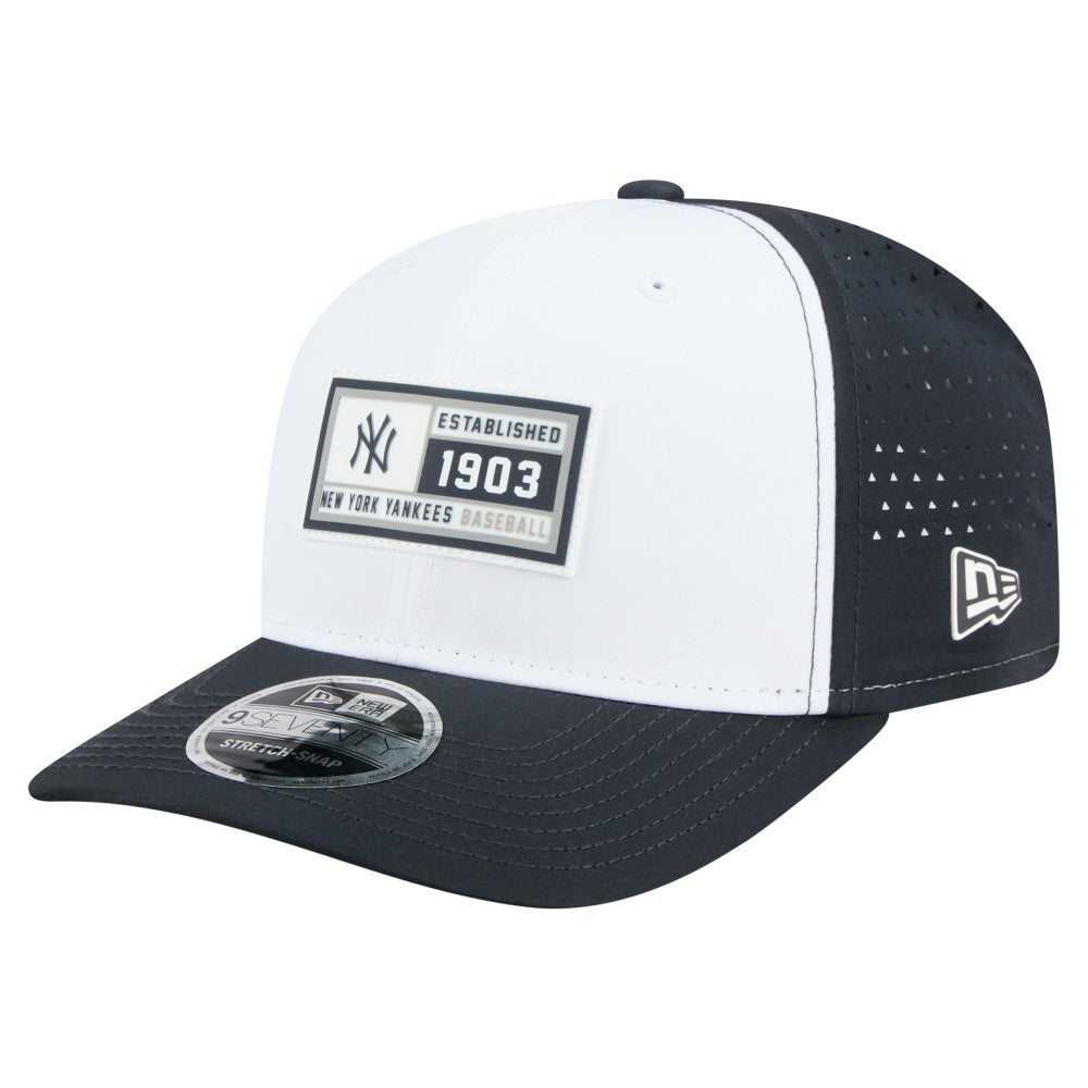 New York Yankees New Era Established Patch 9SEVENTY Adjustable Hat - MLB Hats