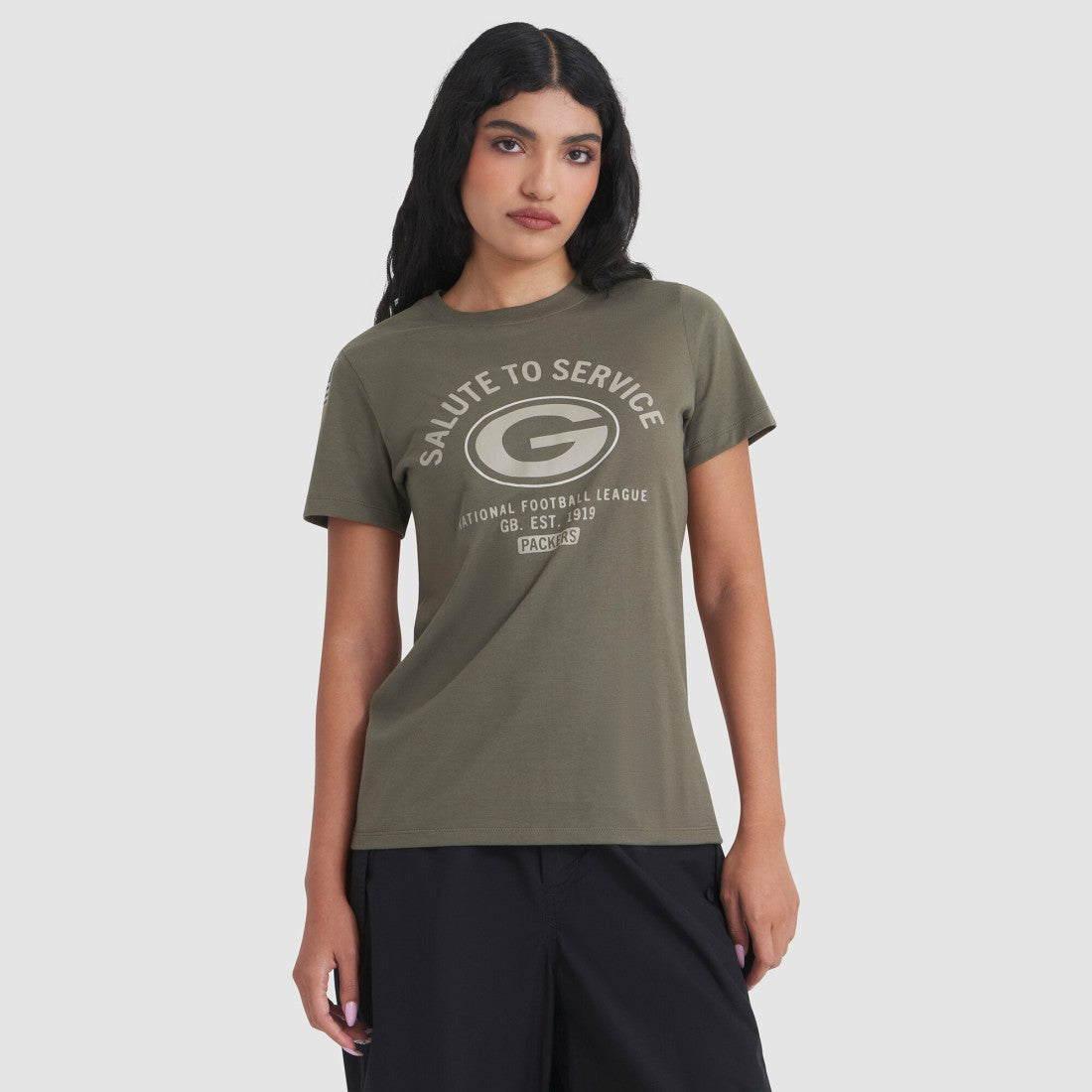 Green Bay Packers Women's 2025 Salute to Service Sideline T-Shirt | NFL New