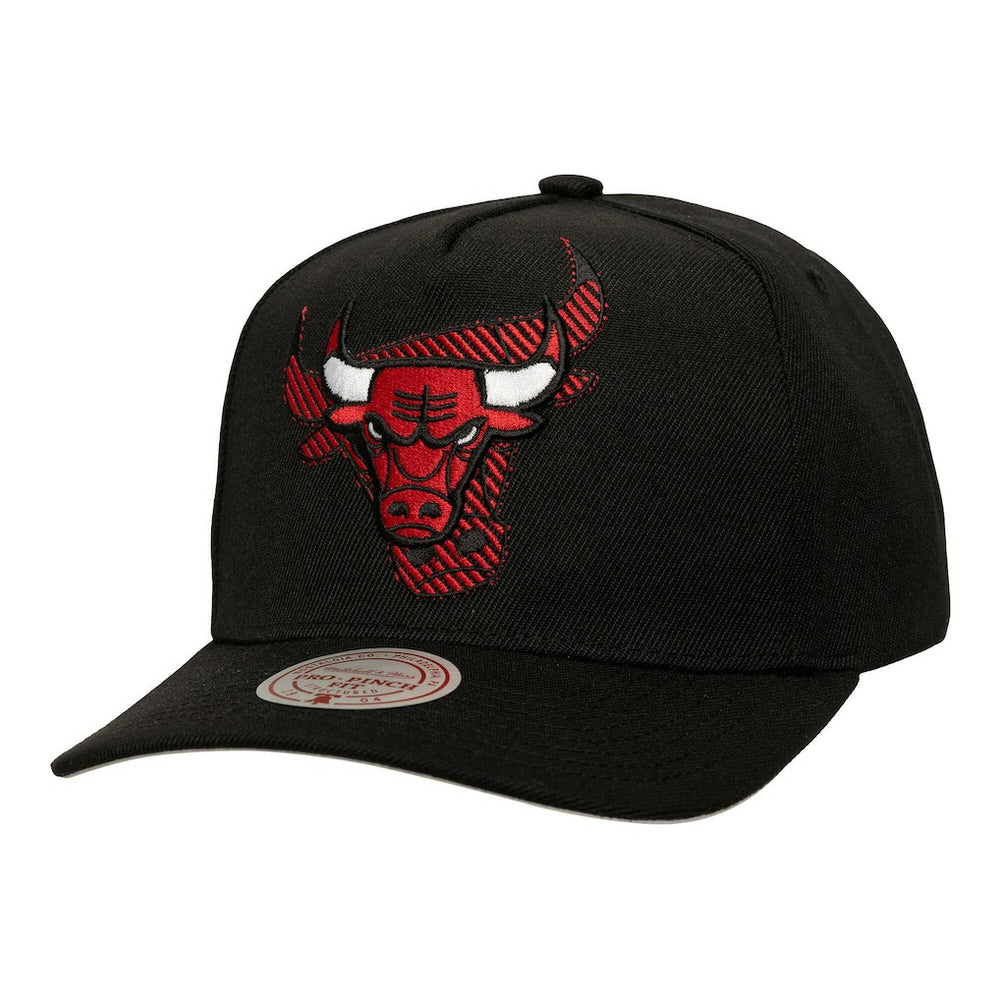 Black Chicago Bulls Tilted Pro Pinch Adjustable Hat | NBA