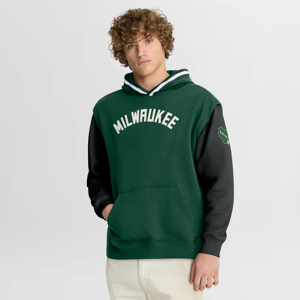 Hunter Green/Black Milwaukee Bucks Half Court Shot Clock Fastbreak Hoodie | NBA