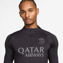 Paris Saint-Germain Strike Drill Quarter-Zip Long Sleeve Dri-FIT Top
