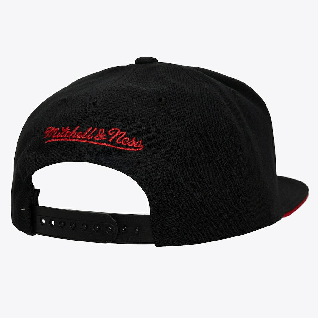Red/Black Philadelphia 76ers Color Pop Snapback Hat | NBA