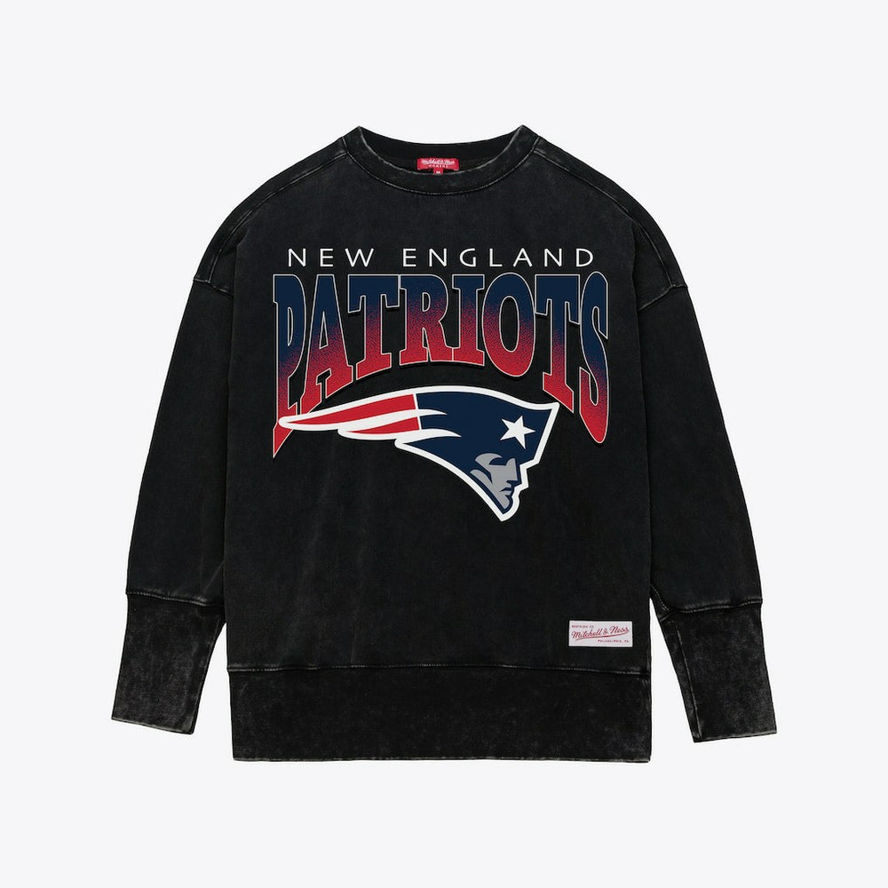 New England Patriots Women's Delineate Mineral Wash Crewneck Sweatshirt | NFL New