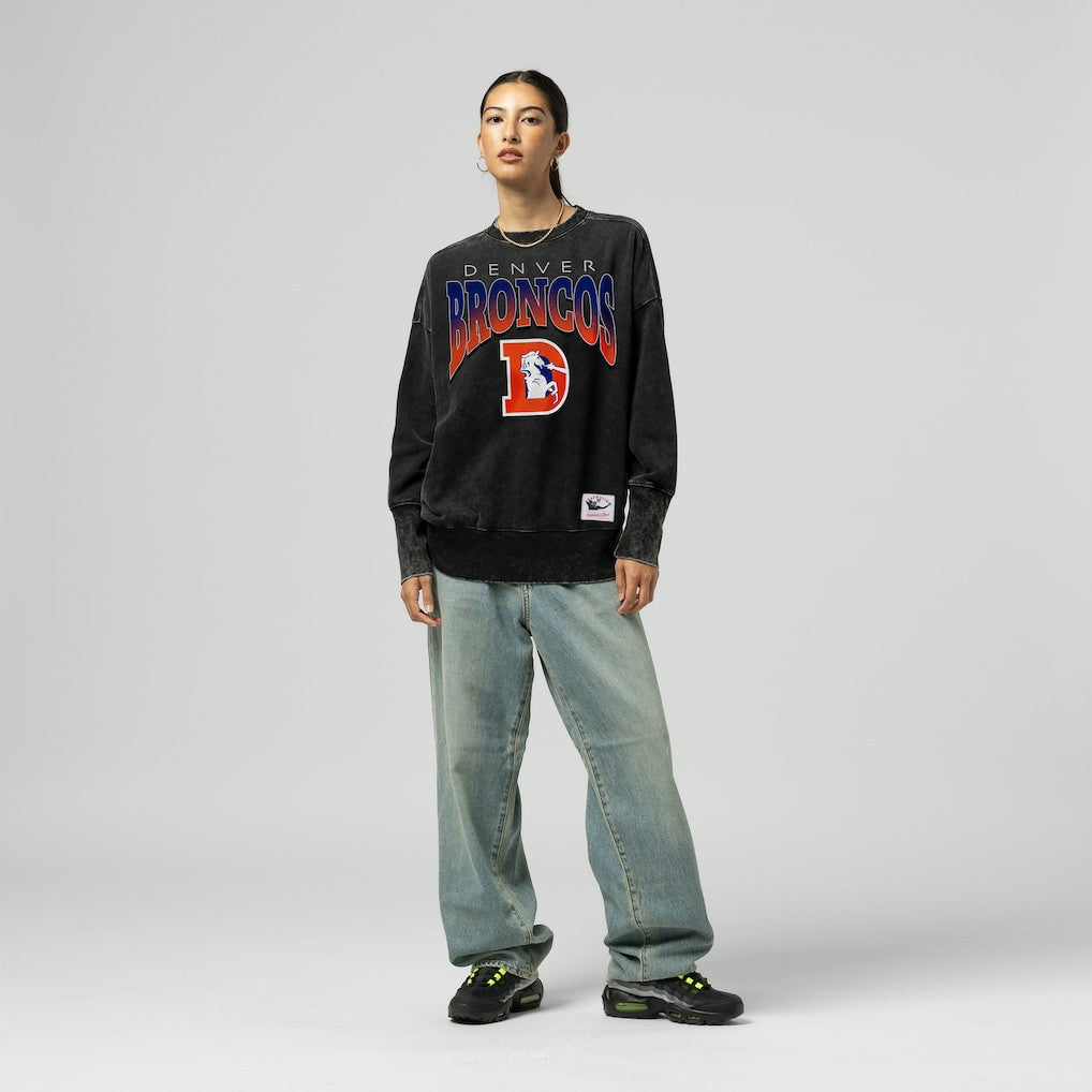 Denver Broncos Women's Delineate Mineral Wash Crewneck Sweatshirt | NFL US