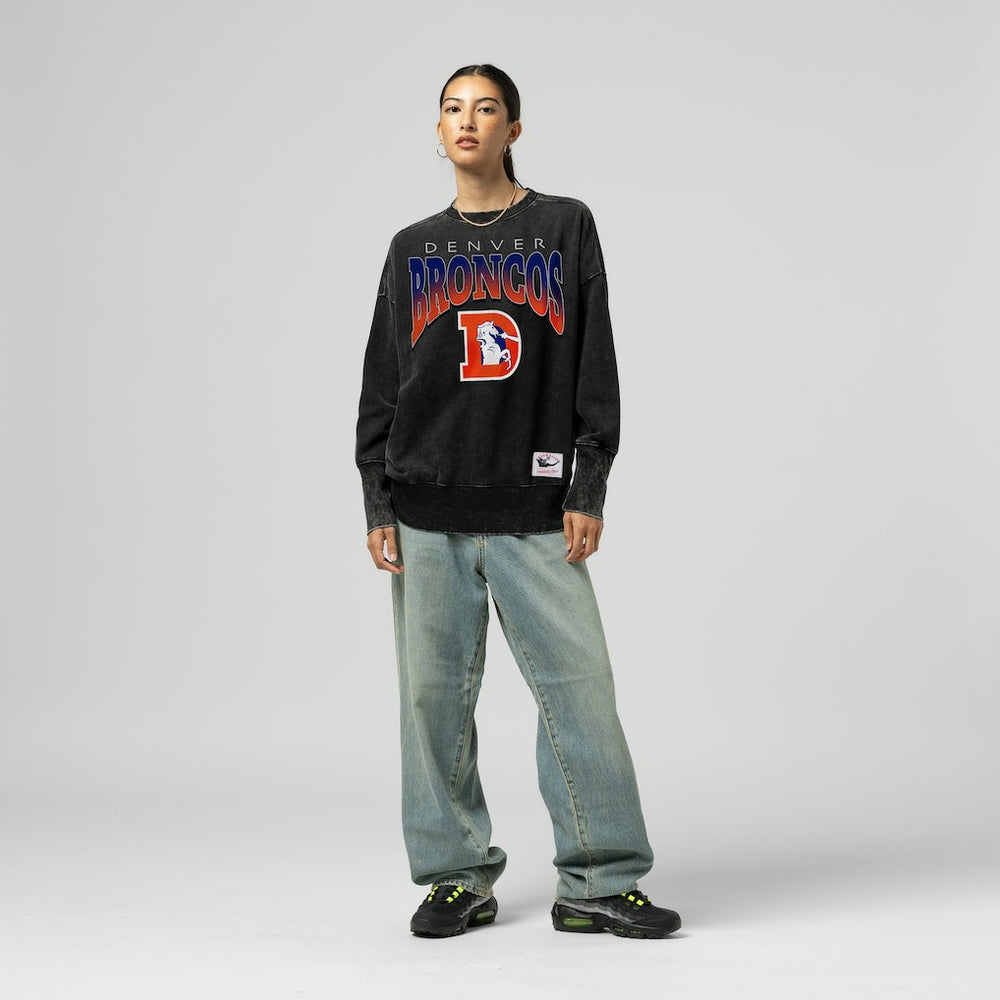 Denver Broncos Women's Delineate Mineral Wash Crewneck Sweatshirt | NFL US