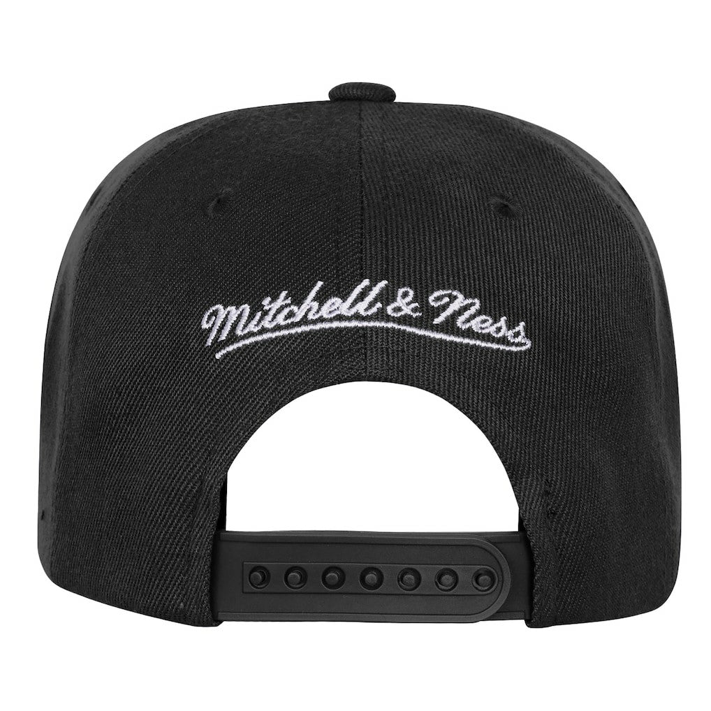 Black Chicago Bulls Youth 20th Anniversary Duo Front Snapback Hat | NBA