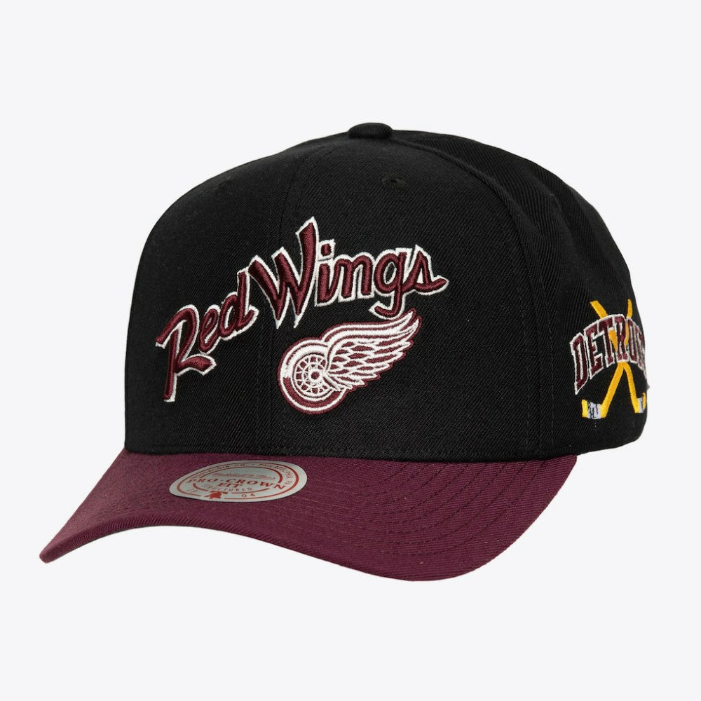 Detroit Red Wings Mitchell & Ness x Just Don Wave Script Pro Strapback Hat -  NHL Hats