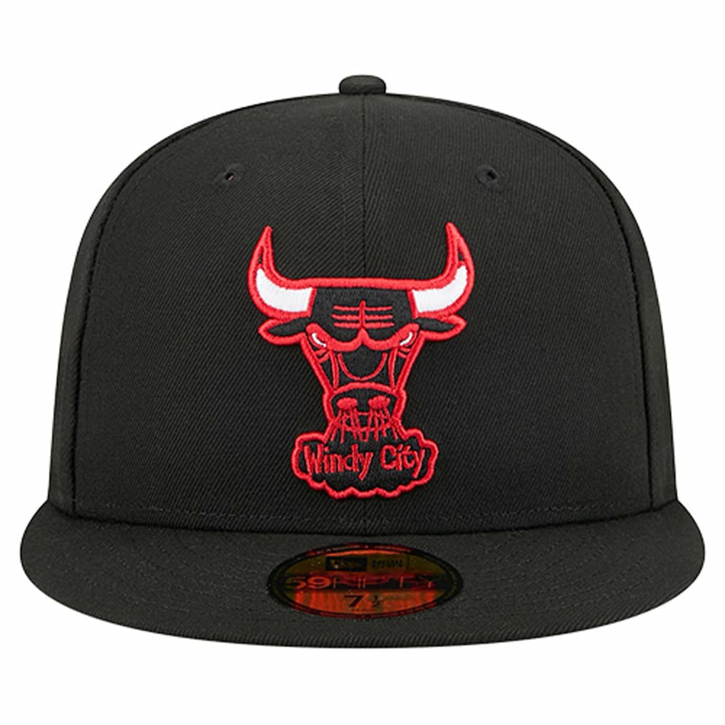 Black Chicago Bulls Core Logo 59FIFTY Fitted Hat | NBA