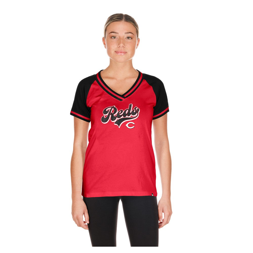 Cincinnati Reds New Era Women's Gameday V-Neck T-Shirt - MLB T-shirts