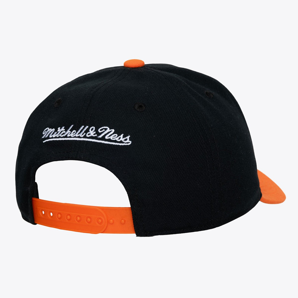 Black New York Knicks Hardwood Classics Legendary Away Pro-Pinch Adjustable Hat | NBA