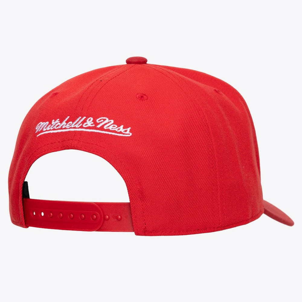 Red Chicago Bulls Legendary Home Pro Pinch Snapback Hat | NBA