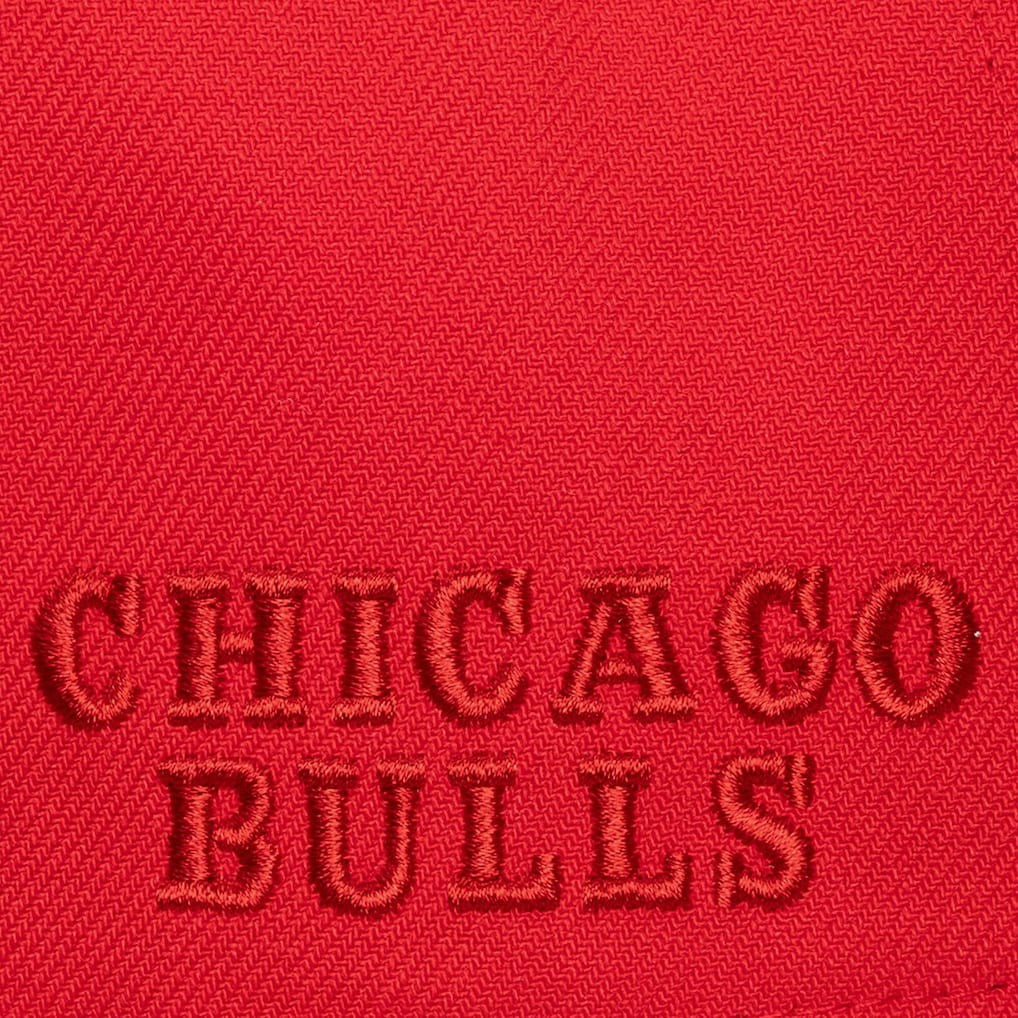 Red Chicago Bulls Legendary Home Pro Pinch Snapback Hat | NBA