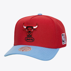 Red Chicago Bulls Legendary Home Pro Pinch Snapback Hat | NBA