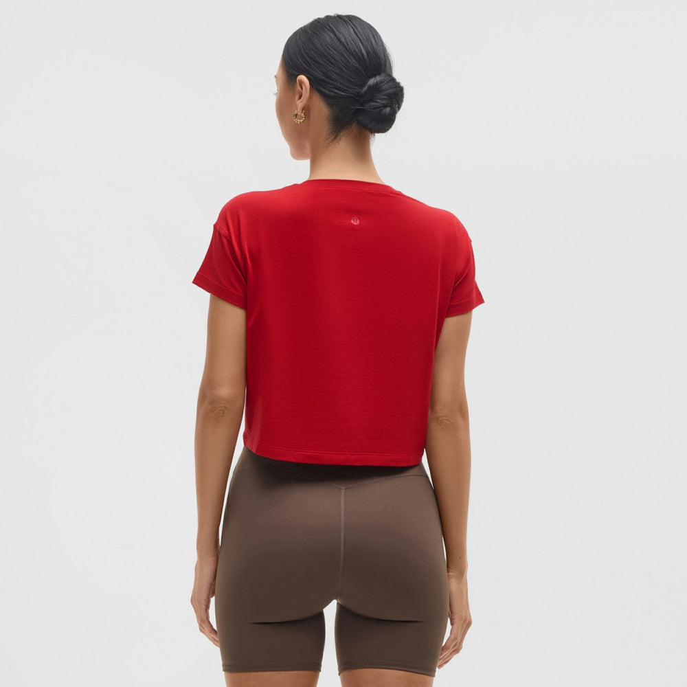 Tampa Bay Buccaneers lululemon Women's Cates T-Shirt | NFL Sale