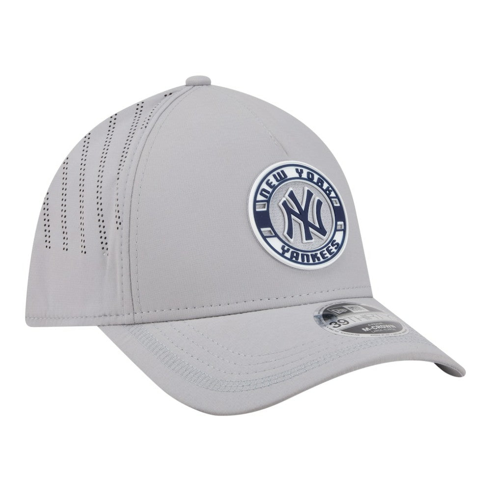 New York Yankees New Era Patch 39THIRTY A-Frame M-Crown Perforated Flex Hat - MLB Hats