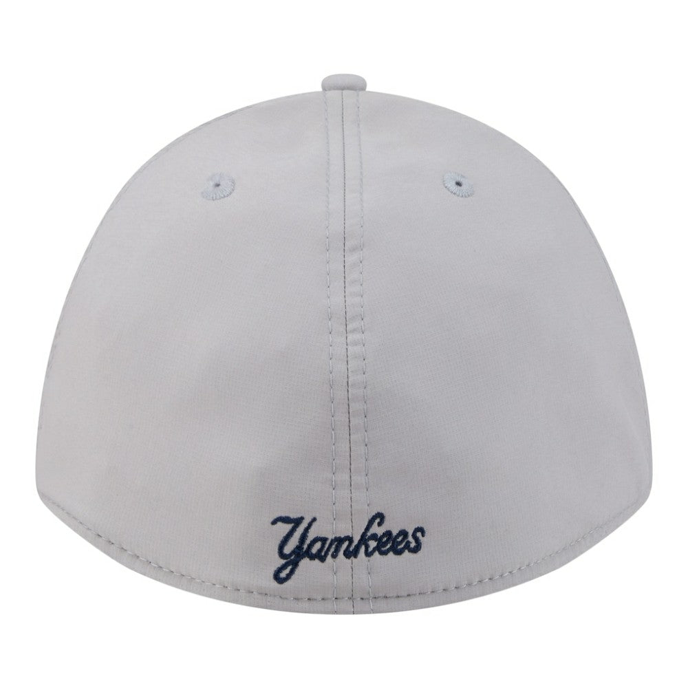 New York Yankees New Era Patch 39THIRTY A-Frame M-Crown Perforated Flex Hat - MLB Hats