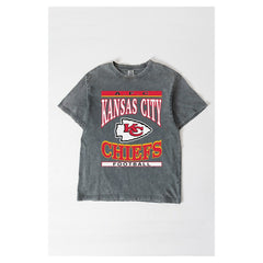 Kansas City Chiefs Gameday Couture Women's Oversized Classic Grind Washed T-Shirt | NFL US
