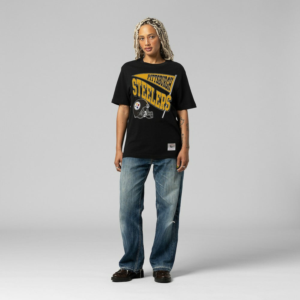 Pittsburgh Steelers Women's Team Dynamic Boyfriend T-Shirt | NFL On sale