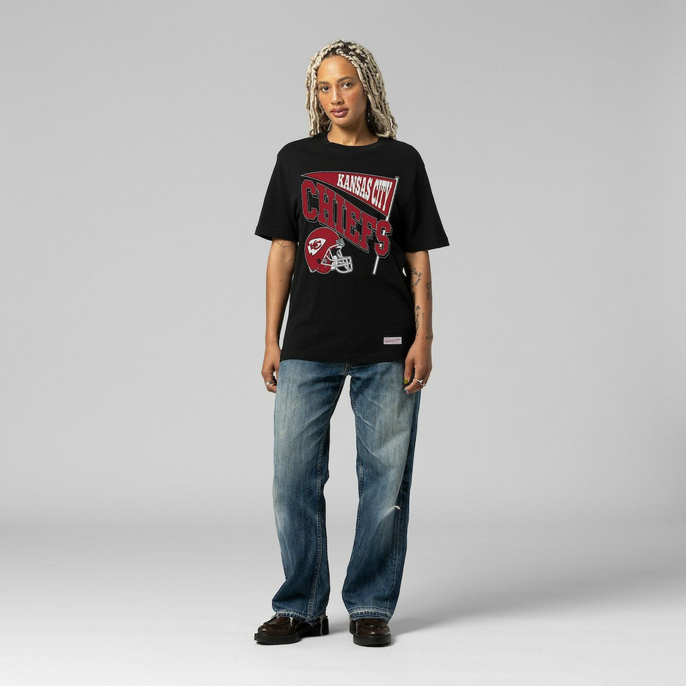 Kansas City Chiefs Women's Team Dynamic Boyfriend T-Shirt | NFL New