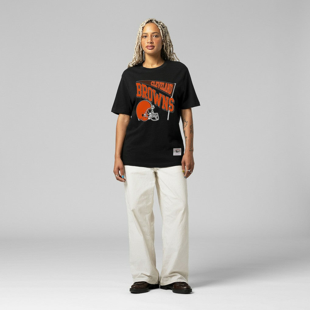 Cleveland Browns Women's Team Dynamic Boyfriend T-Shirt | NFL New