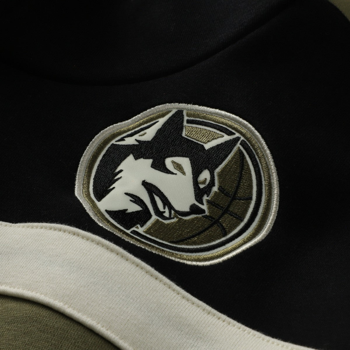 Olive/Black Minnesota Timberwolves Double Clutch Head Coach Hoodie | NBA