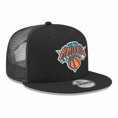 Black New York Knicks Core Logo Meshback 9FIFTY Snapback Hat | NBA