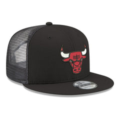 Black Chicago Bulls Core Logo Meshback 9FIFTY Snapback Hat | NBA