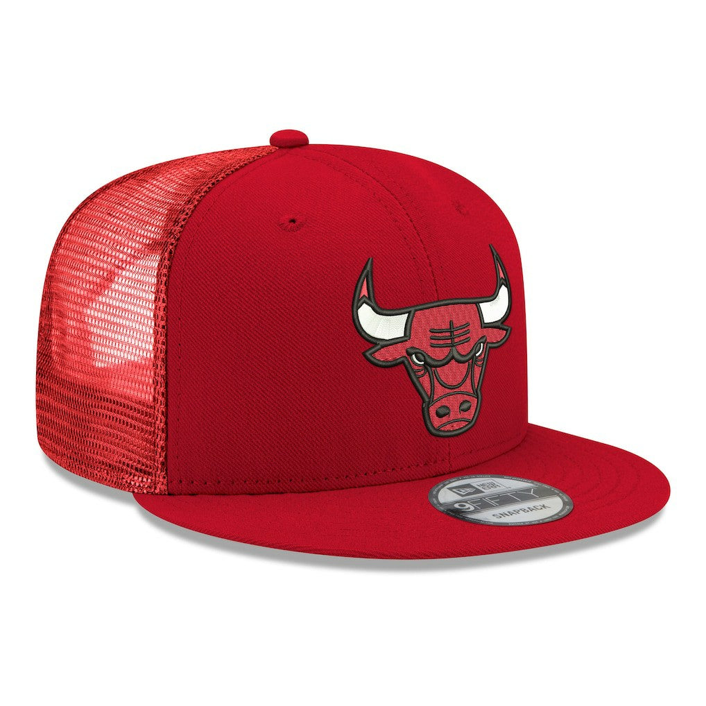 Red Chicago Bulls Core Logo Meshback 9FIFTY Snapback Hat | NBA