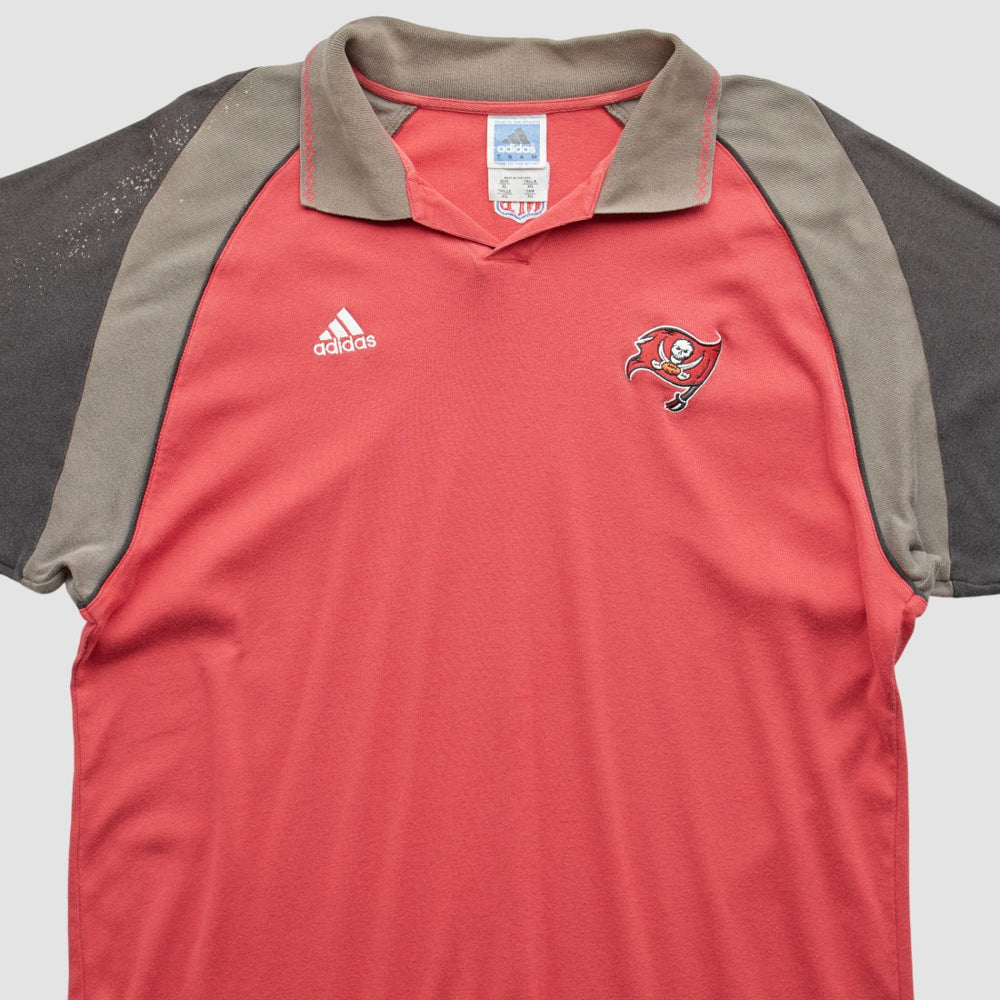 Tampa Bay Buccaneers 2000s T-Shirt | NFL Outlet
