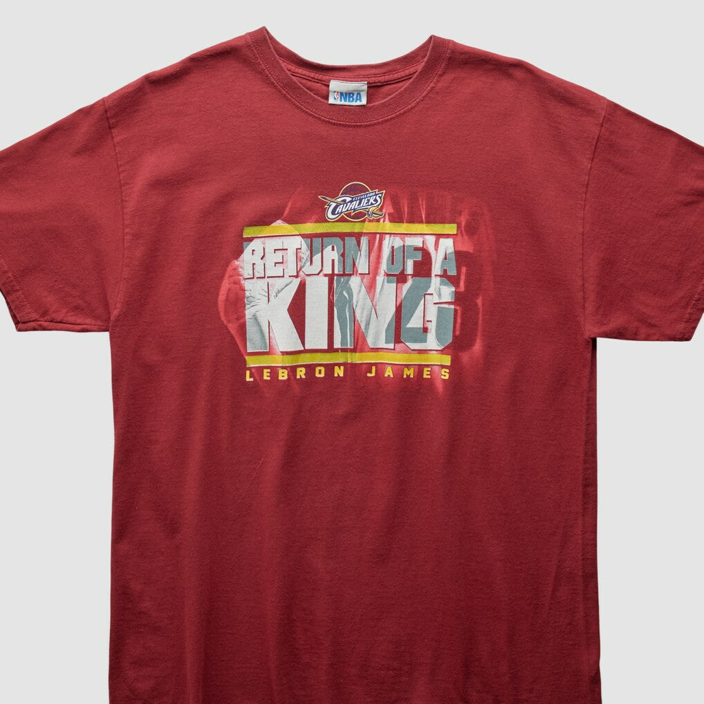 Red Cleveland Cavaliers 2000s T-Shirt sale | NBA