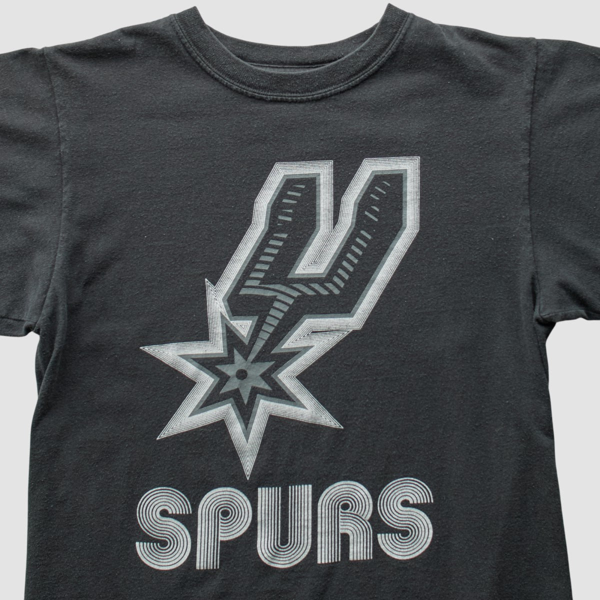 Black San Antonio Spurs 2000s T-Shirt | NBA