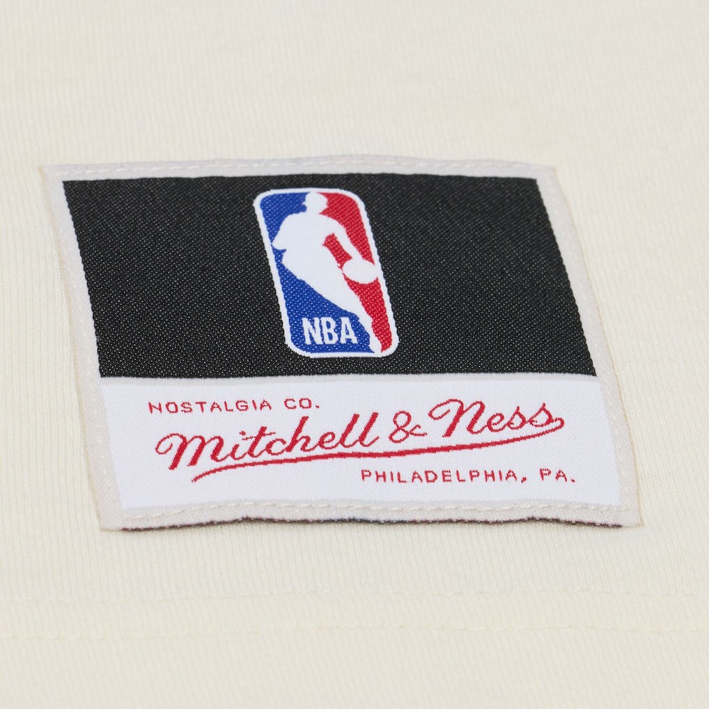 Cream New York Knicks Hardwood Classics Chainstitch Premium T-Shirt | NBA