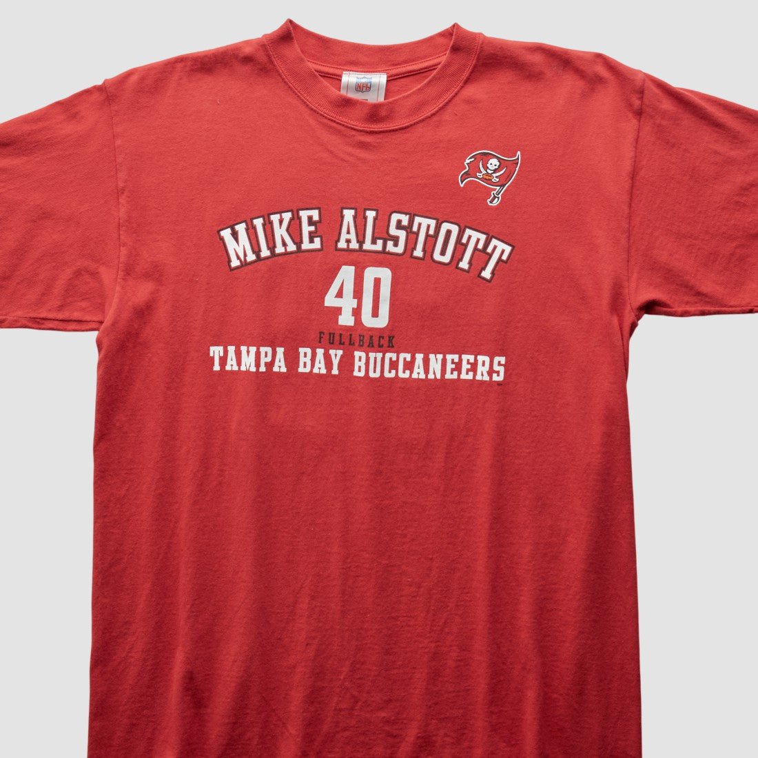 Tampa Bay Buccaneers NFL 2000s T-Shirt | NFL Outlet
