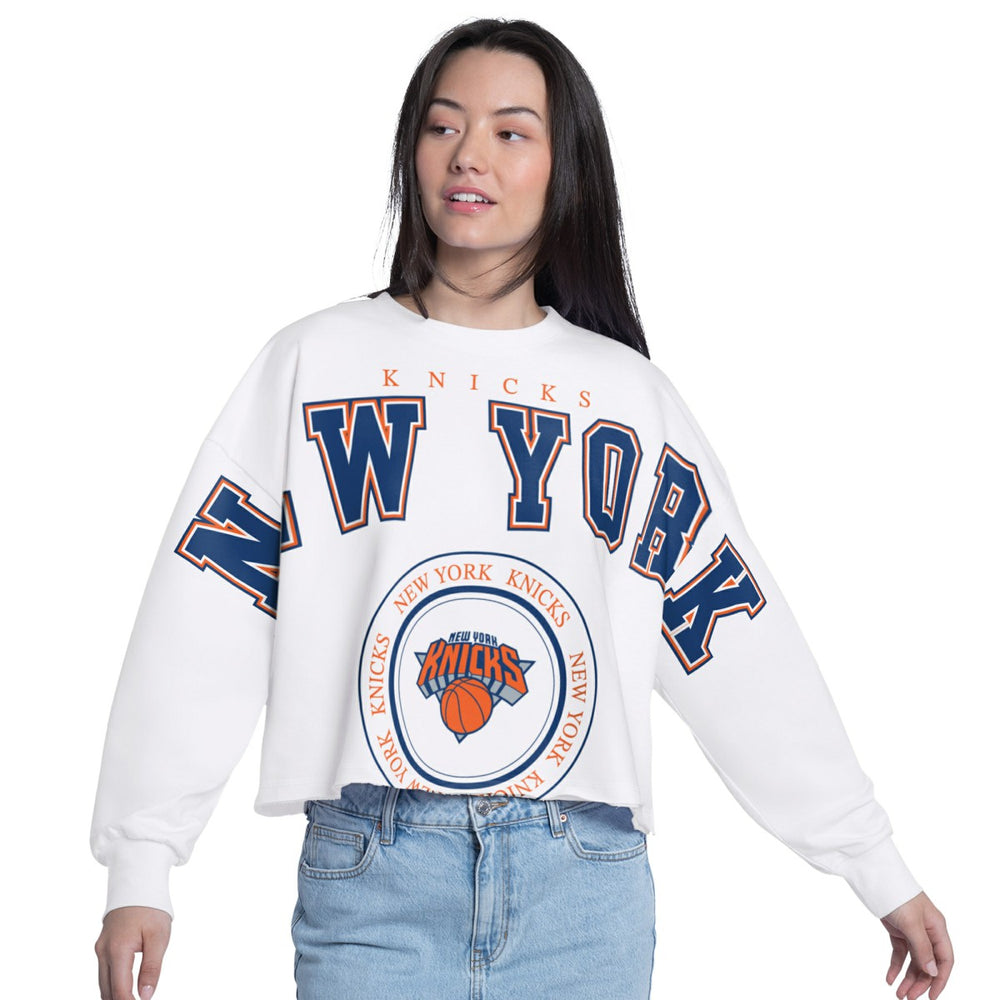 White New York Knicks G-III 4Her by Carl Banks Women's Bleachers Cropped French Terry Sweatshirt | NBA