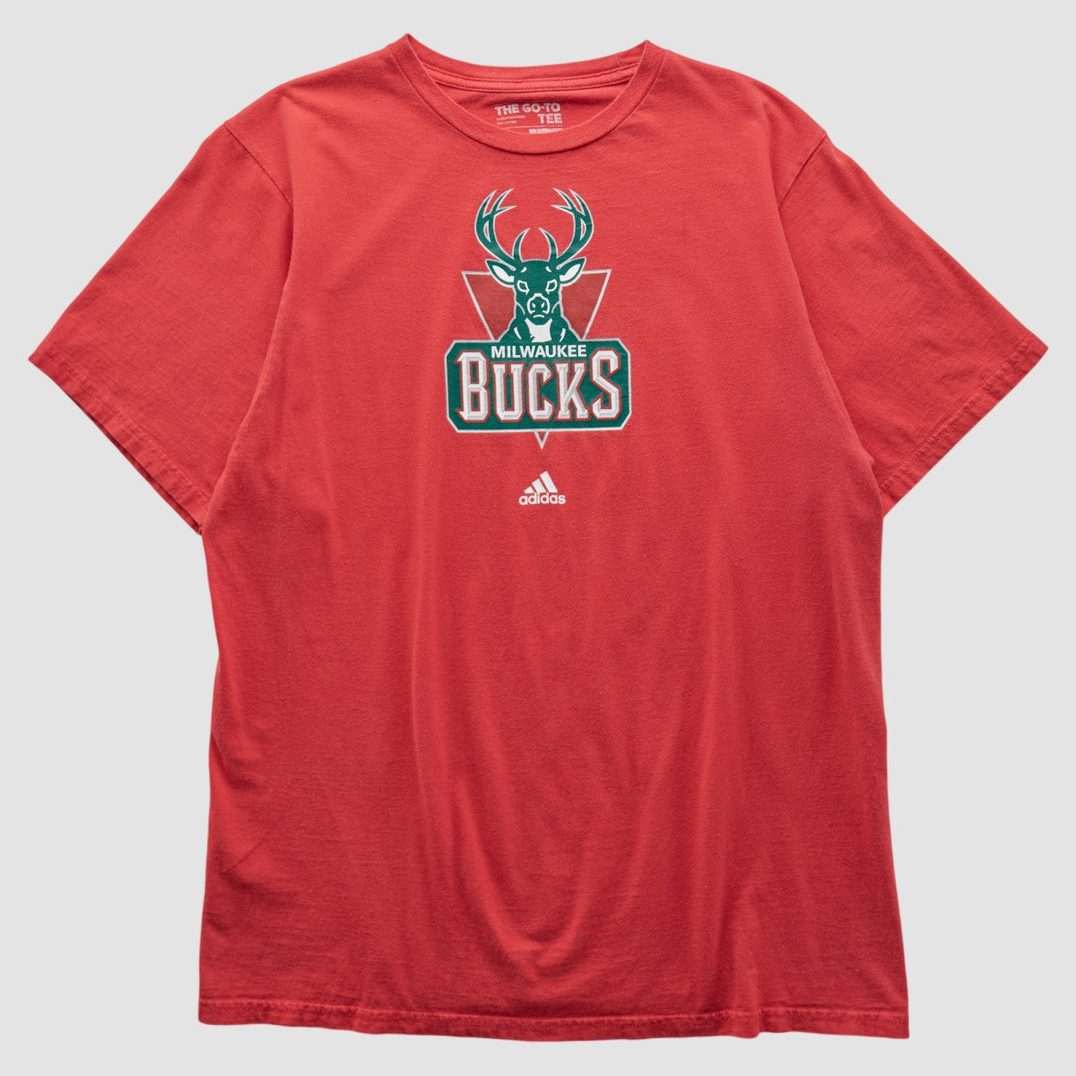 Red Milwaukee Bucks 2010s T-shirt | NBA
