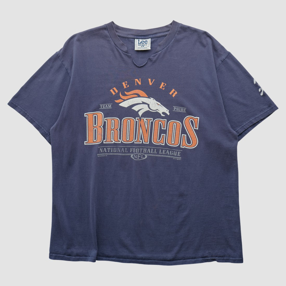 Denver Broncos Lee Apparel 90s T-shirt | NFL Online