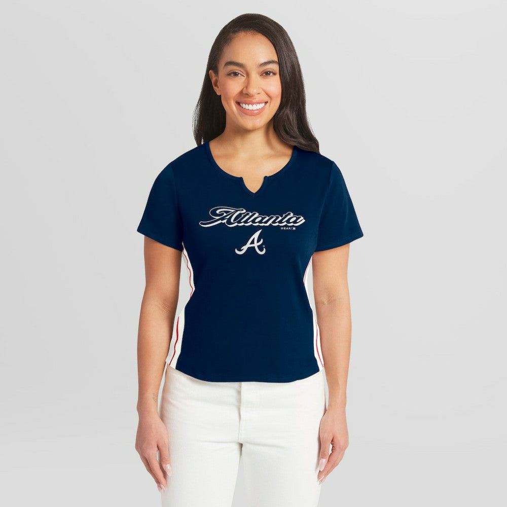 Atlanta Braves WEAR by Erin Andrews Women's Notch Neck Cropped T-Shirt - MLB T-shirts