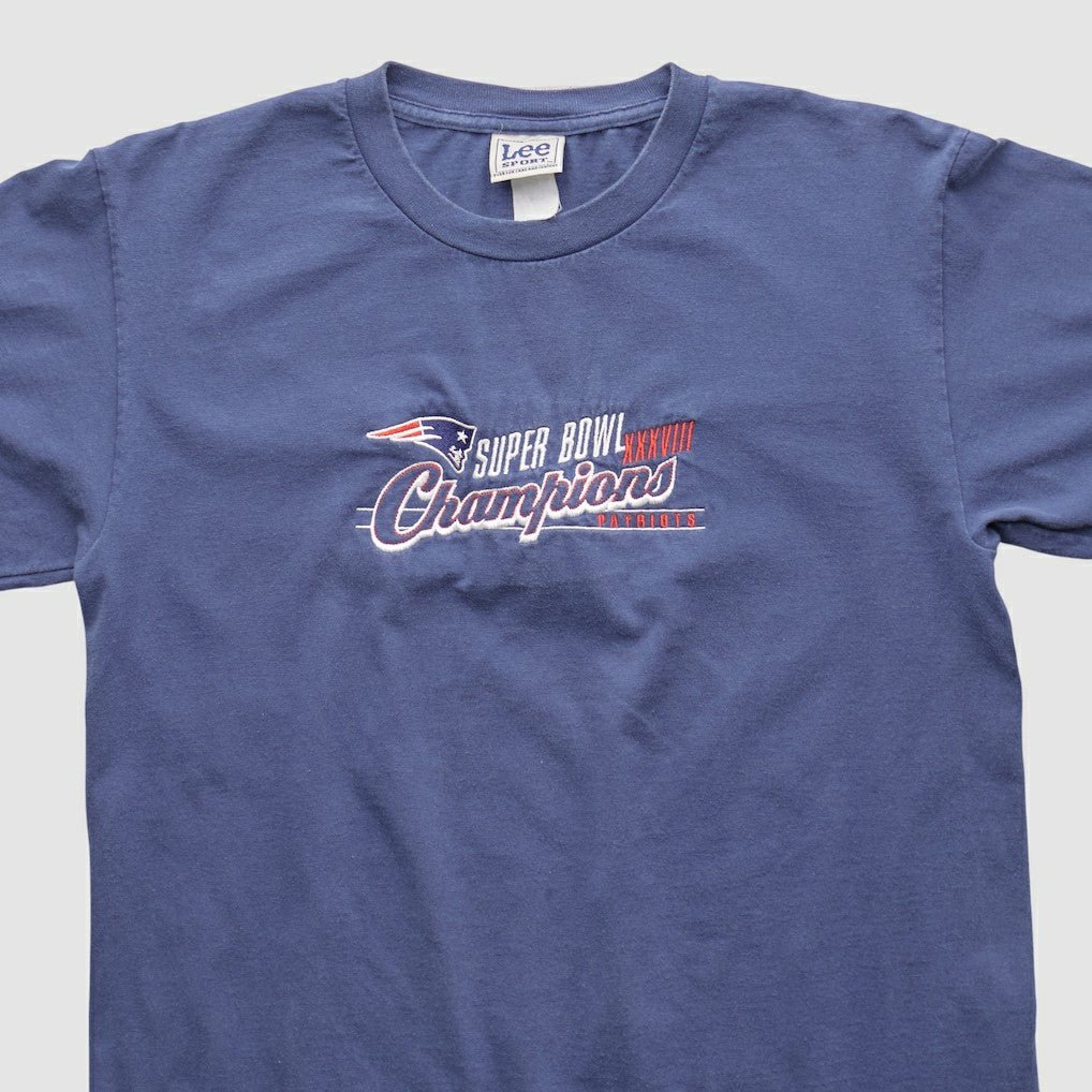 New England Patriots Lee Apparel 2000s T-shirt | NFL Outlet