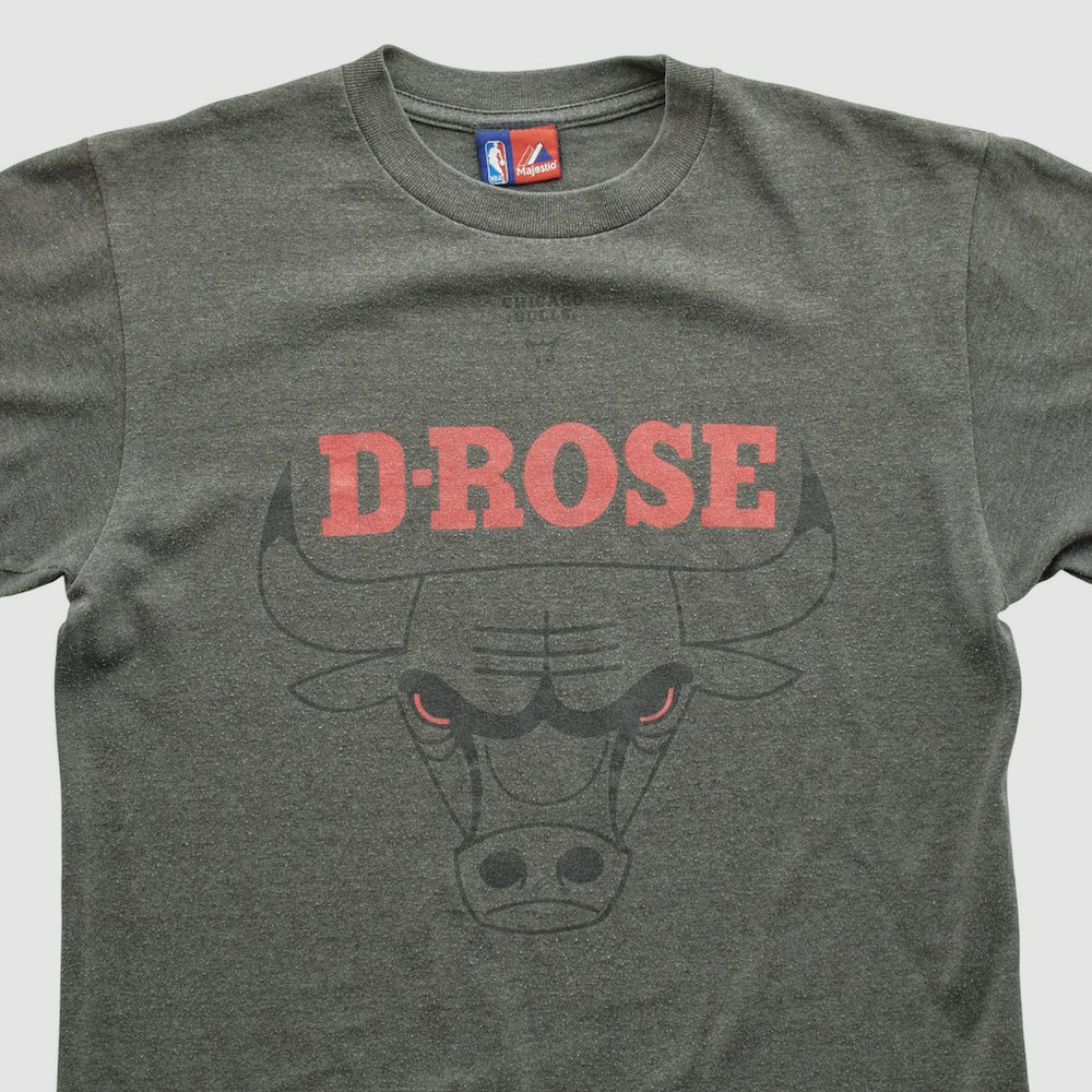 Dark Heather Gray Chicago Bulls Majestic 2000s T-shirt sale | NBA